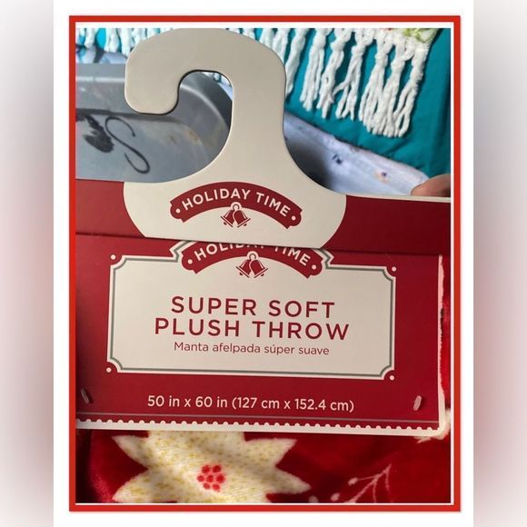 Holiday Time Red Floral Super Soft Plush Throw - Picture 9 of 10